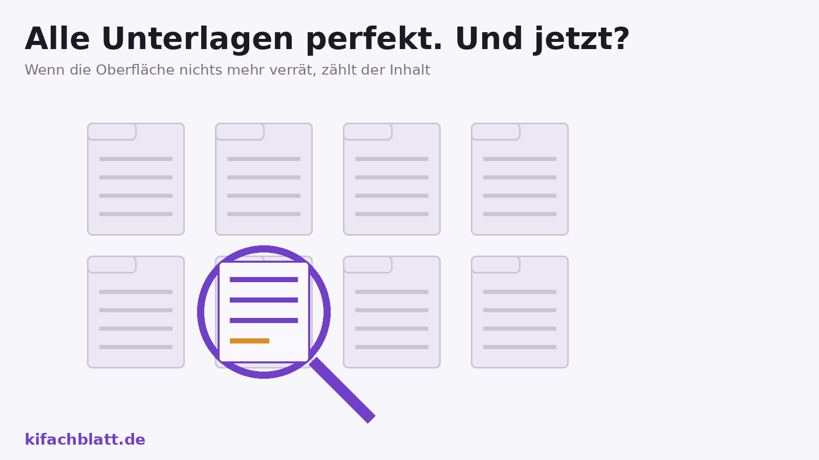 Ein Stapel nahezu identischer Bewerbungsmappen, alle im selben Layout. Eine Lupe schwebt darüber und zeigt auf eine der Mappen, die sich farblich leicht abhebt.